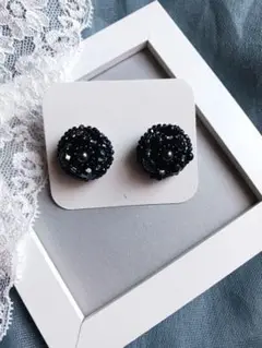 ビーズ刺繍 ピアス