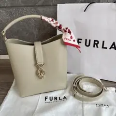 FURLA ベージュ ハンドバッグ ショルダーストラップ付き