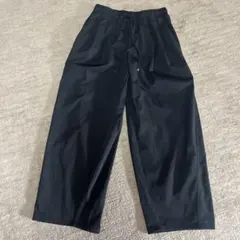 美品GU バレルアンクルパンツ Mブラックのサムネイル