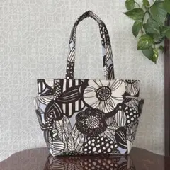 サイドポケット付きトートバッグ 北欧風 アートフラワー ハンドメイド