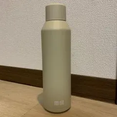 UNIQLO 炭酸対応ステンレスボトル　水筒 クリーム色のサムネイル