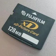 FinePix A610 デジタルカメラと純正XDピクチャーカード 32MB FinePix A610 デジタルカメラと純正XDピクチャーカード 32MB
