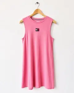 【美品】TOMMY JEANS トミージーンズ ロゴワンピ S ピンクのサムネイル