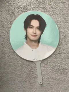 セブチ'FOLLOW' AGAIN TO JAPAN THE8 うちわ SEVENTEEN THE8 うちわ follow again japan - メルカリ