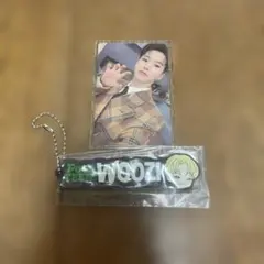 ウジ WOOZI トレカ キーホルダー