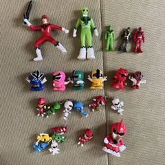 戦隊ヒーロー　フィギュア　24体セットのサムネイル