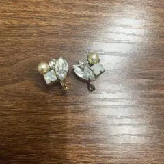 クリスタル パール イヤリング 小ぶり　エレガント