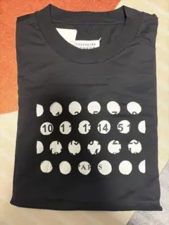 新品 MM6 メゾンマルジェラ ナンバリングロゴ Vネック Tシャツ サイズ 