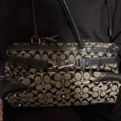 Coach ロゴプリント ハンドバッグ ベージュ×ブラック - メルカリ