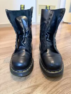 ドクターマーチン　10ホール　UK7(26cm) ブラック　靴紐付き