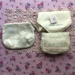 新品未使用3点 LAURA ASHLEY ポーチ２点とタグ付きハンカチタオル