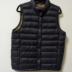 美品　超軽量ダウンベスト