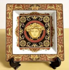 正規新古 限定 非売品 入手困難 VERSACE メデューサロゴ 灰皿 白 メドゥーサ ルミエール アッシュトレイ 8 cm クリア | VERSACE JP