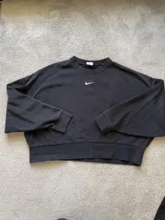 【最終値下げ】Nike ブラック クロップドスウェット Lのサムネイル