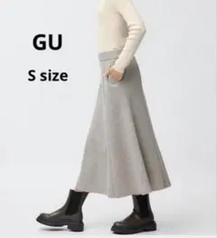 美品【GU】ブラッシュドリブフレアロングスカート