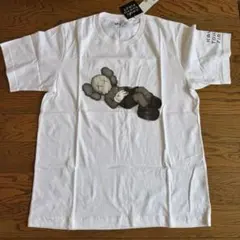 UNIQLO ユニクロ　UT カウズ　KAWS Tシャツ　未使用タグ付き
