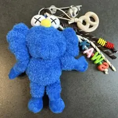 KAWSぬいぐるみキーホルダー