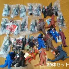 ジ*ガ様 ウルトラ 怪獣シリーズ29体セット