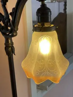 イギリスアンティーク　ミニランプシェード　　1880年　オパールセント イギリスアンティーク ミニランプシェード 1880年 オパールセント