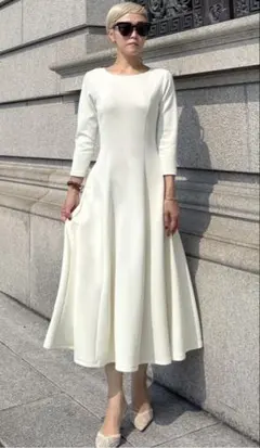 新品タグ付き　フレンチ美シルエットとろみスリーブワンピース