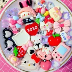 A954-デコパーツ　まとめ売り　キティ　モノトーン×赤