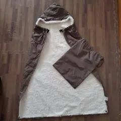 【CombiI mini】防寒　ベビー　抱っこ紐ケープ　ブラウン