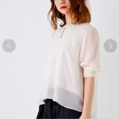 【美品】UNITED TOKYO シアースリーブブラウス ホワイトのサムネイル