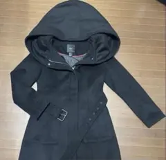 FOREVER 21 フード付きブラックロングコートのサムネイル