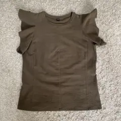 ユニクロ ラッフルスリーブT