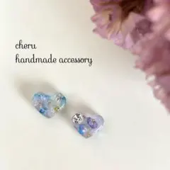 82✴︎ レジン　ハート　小さなピアス　イヤリング　ハンドメイド　ミニ　ピアス