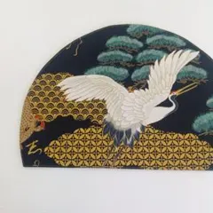 『和柄ランチョンマット』鶴と松 黒 金色 縁起物 日本 深緑 布製