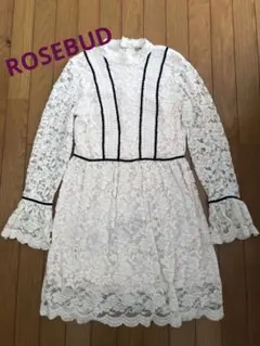 ROSE BUDのホワイトレースワンピース フリル袖
