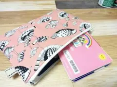 2サーモンピング色・フラット通帳ポーチ・鳥柄