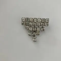 クリスタル装飾の三角形ブローチ