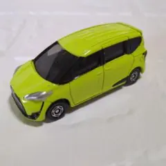 絶版 廃盤 トミカ No.99 トヨタ シエンタ TOYOTA ミニカーのサムネイル