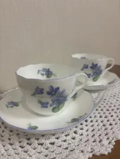 【美品】イヴ・サンローラン カップ&ソーサー2客セット　 すみれ柄