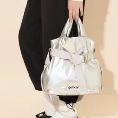 OUTDOOR PRODUCTS シルバー ショルダーバッグ　メタリック