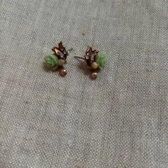 アクセサリー　ピアス　両耳　薔薇　蝶々