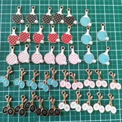 A12 卓球とバドミントン　ラケットのチャーム【40個】