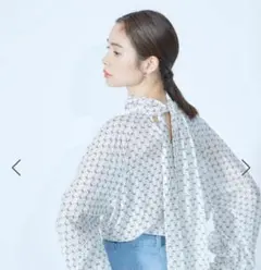 ROPEフリル付きハイネックシャツ 3B