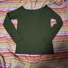 Flower circleのオフショルダーリブニット長袖オリーブグリーン