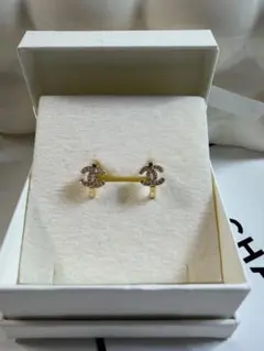 再販売　CHANEL　人気ノベルティ　フープピアス　クリスタル　ゴールド