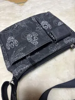 K iＯI ジャパン　ショルダーバック 未使用に近い