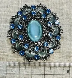 ヴィンテージ風 ブローチ 青いクリスタル　入園入学