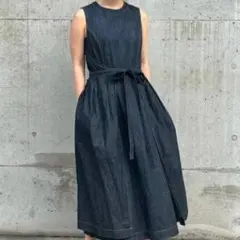 極美品】45R ライ麦デニムの切替ピンタックドレス ノースリーブ