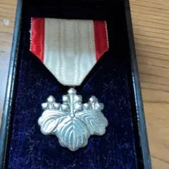 大日本帝国　日本軍　勲八等瑞宝章 勲章　その他２点 Yahoo!オークション - 【z28475】大日本帝国 旧日本軍 勲八等