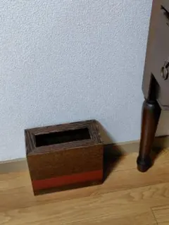 天然木の蓋付きごみ箱のサムネイル