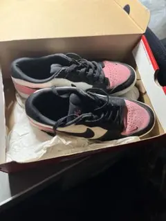 Nike ローカット スニーカー ピンク/ブラック