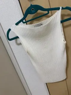 she'ller即完売品リブ編みホワイトノースリーブトップス