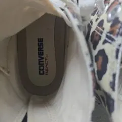 CONVERSE REACT ヒョウ柄 ハイカットスニーカー